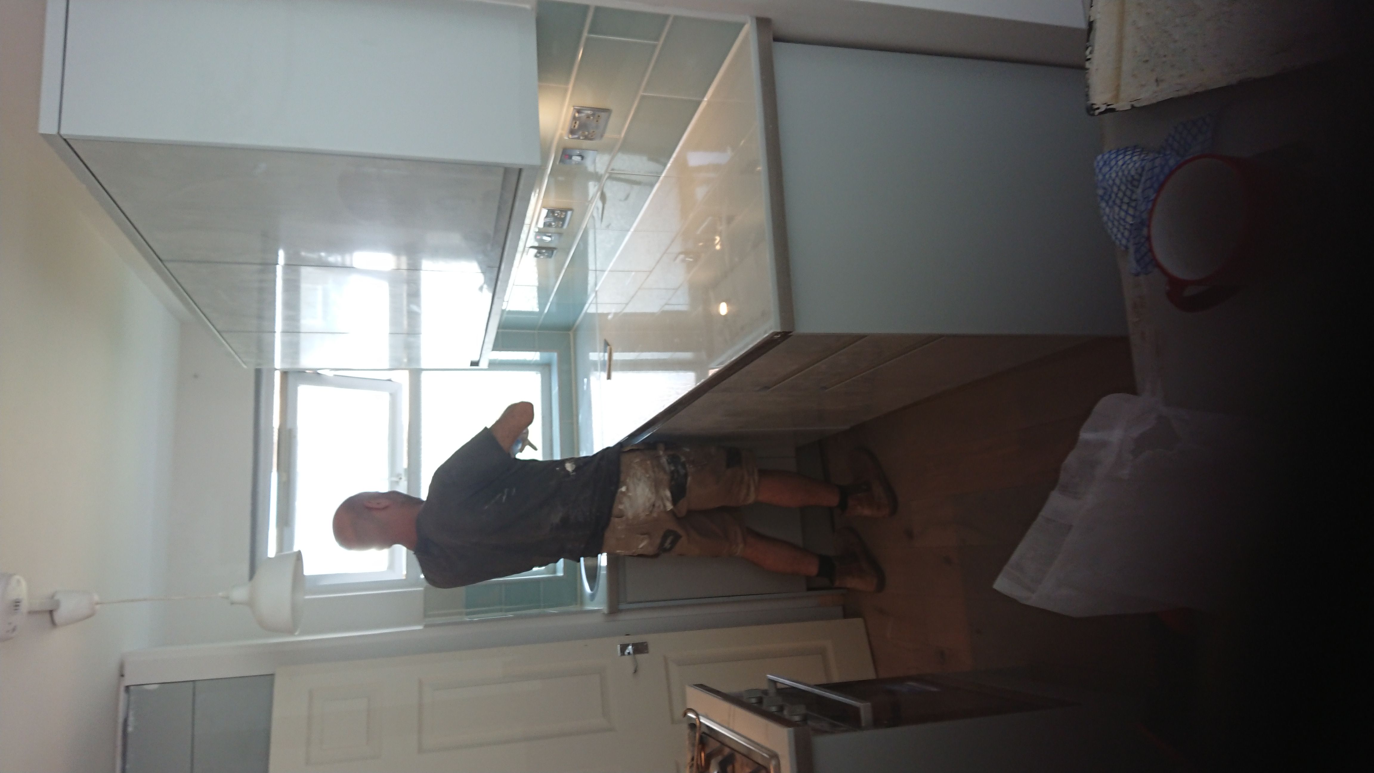 Gulf Builder finishing a kitchen renovation in London